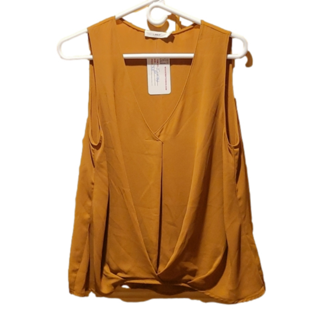 NWT Lush sleeveless top